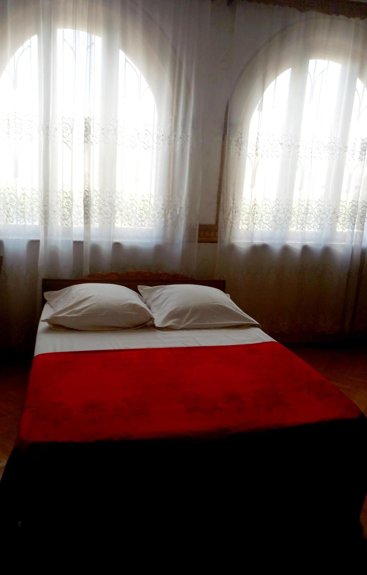 Hotel Guli Gori Esterno foto