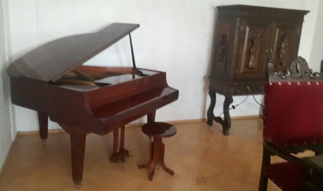 Hotel Guli Gori Esterno foto